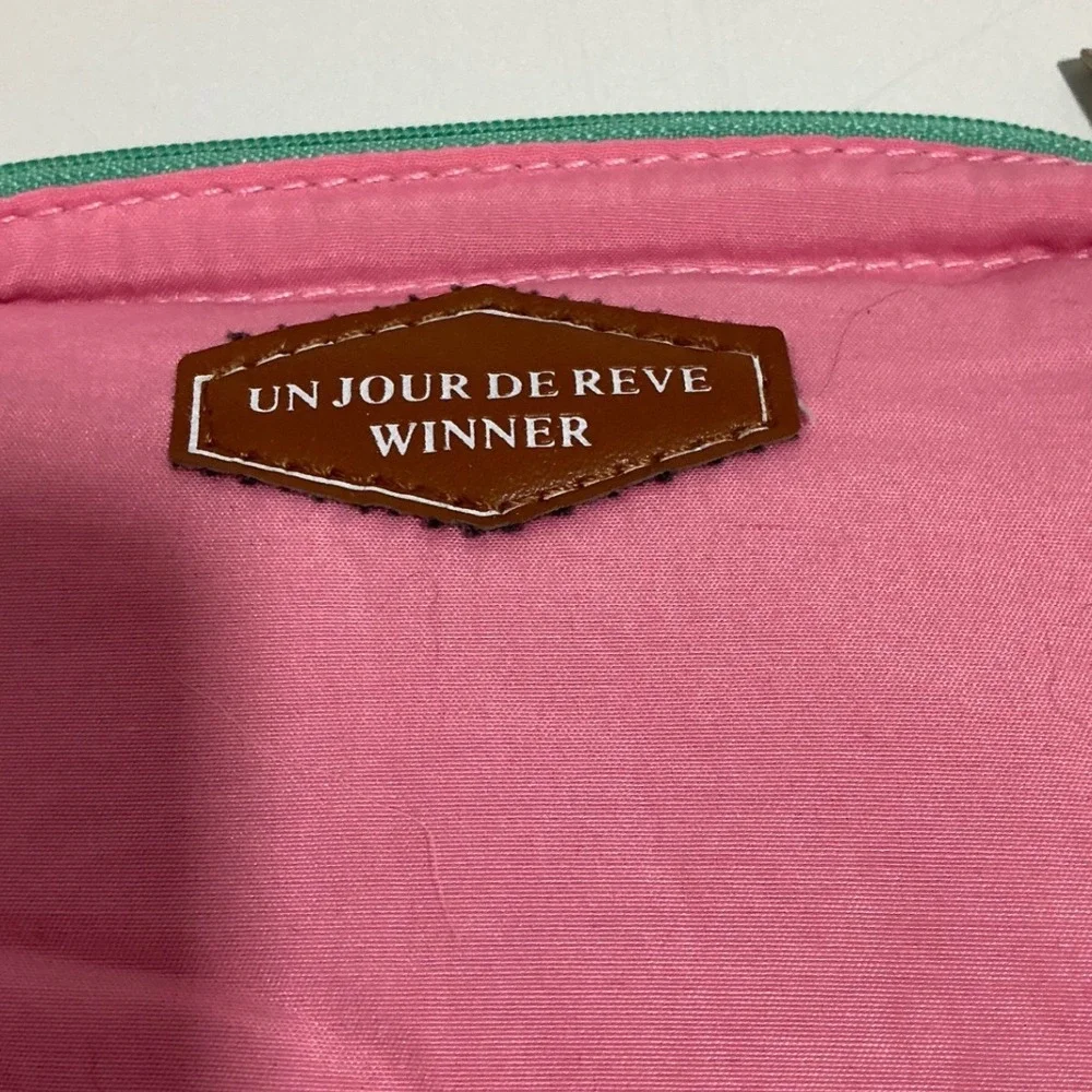 Un Jour De Reve Winner Pink Nylon Makeup Bag Mint Green Zipper Pouch Small 3186